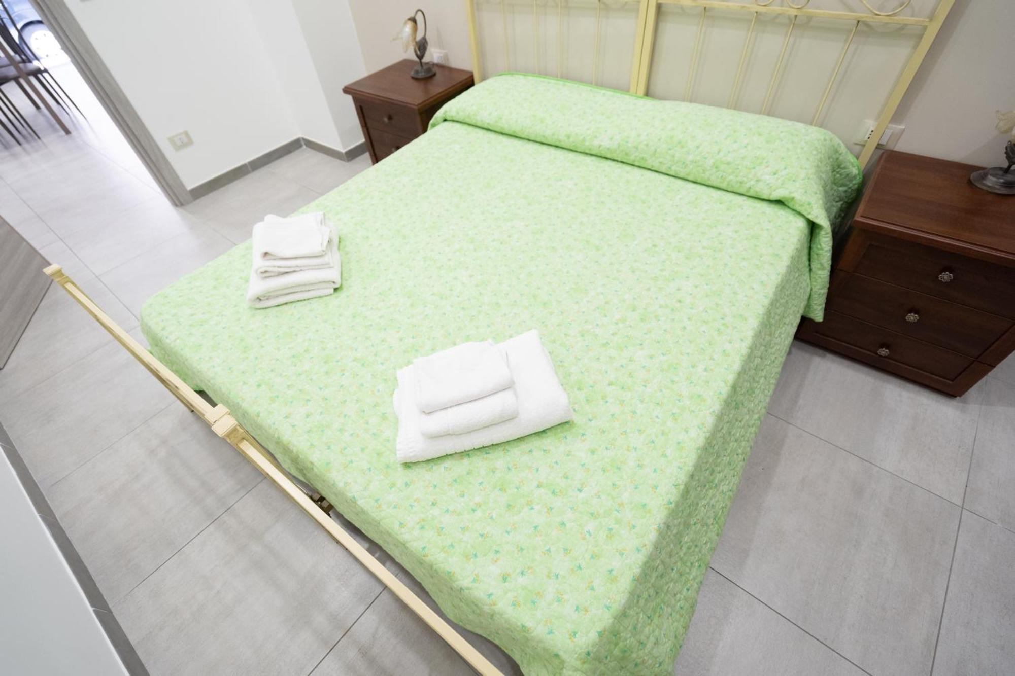 Casa Vacanza Serafino Appartement Catánia Buitenkant foto